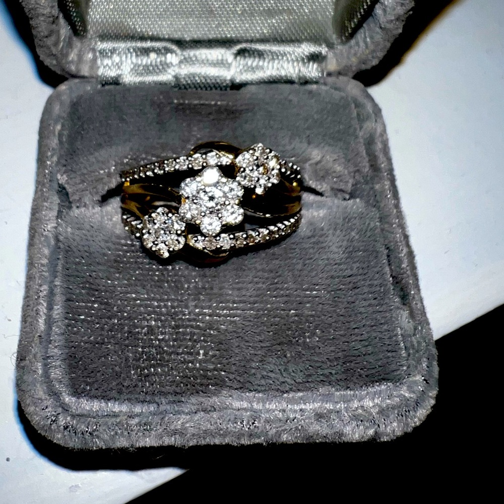 10k large natural diamond ring